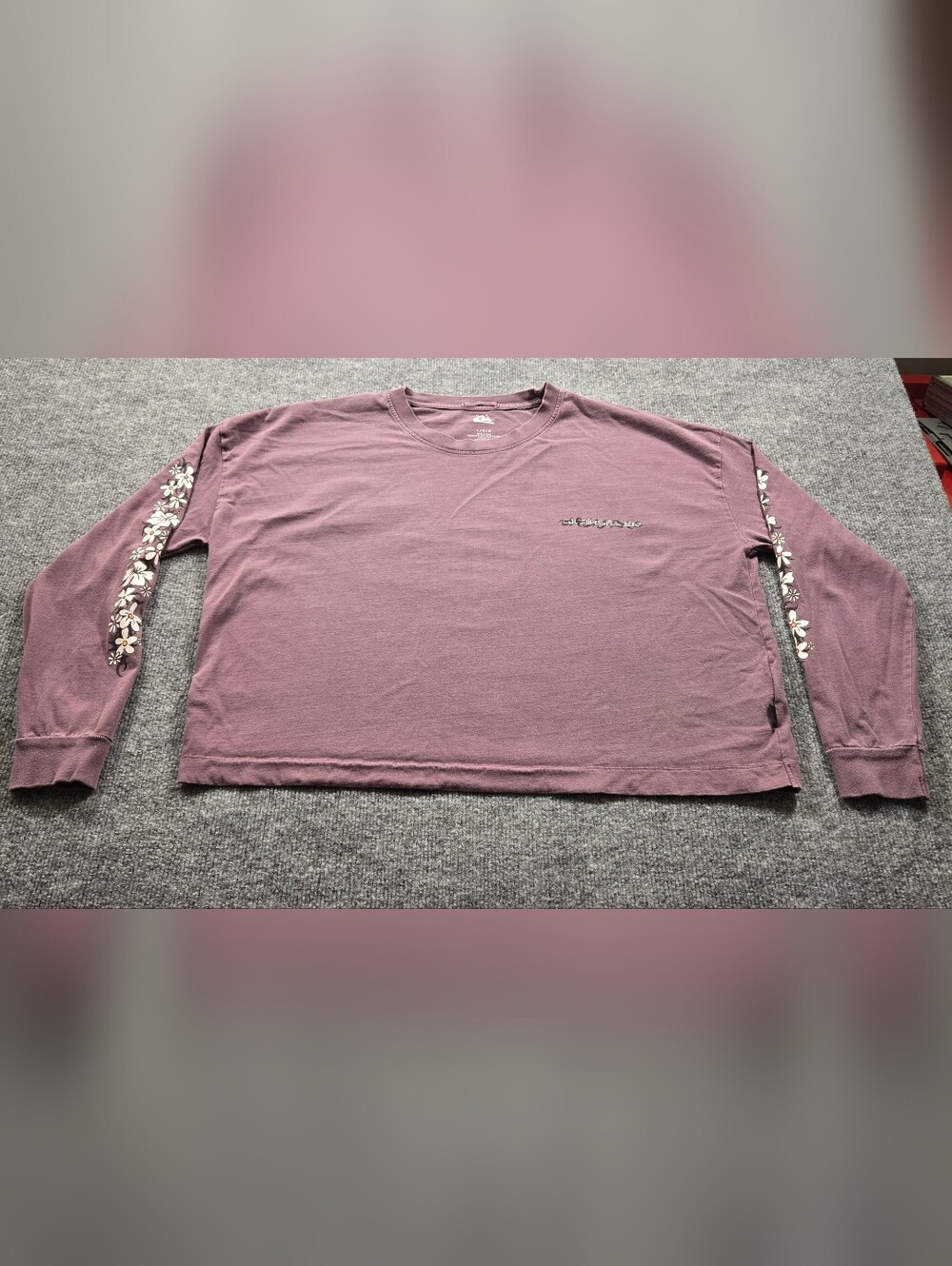 Quiksilver Women's Purple‎ / Mauve Floral Oversized Crop Fit Long Sleeve Tee
